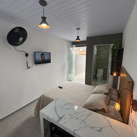 Kitnets A 190M Do Mar Apartment Matinhos Exterior photo